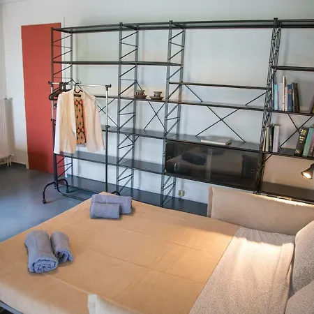 Spacious Apartment Next To Hilton Athens Apartment *