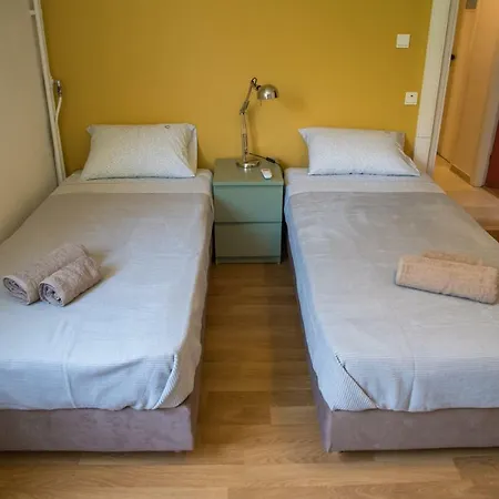 Spacious Apartment Next To Hilton Athens *